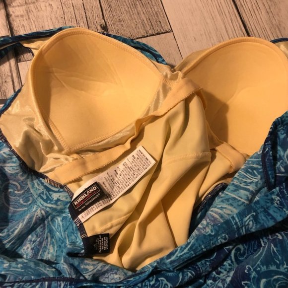 Kirkland Signature One Piece Bathing Suit by Miraclesuit, Swimwear - Picture 4 of 8